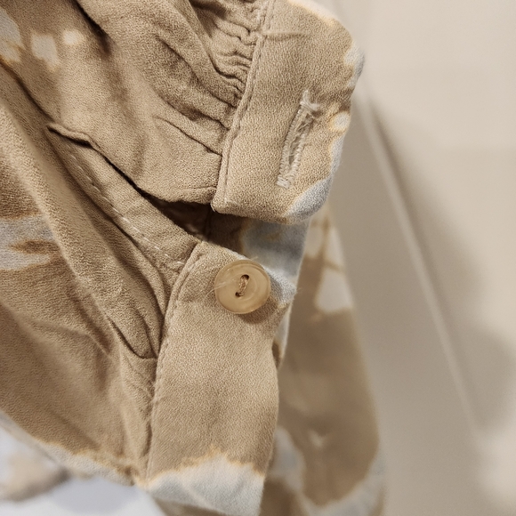 YOUNG FABULOUS & BROKE “Tress” Tie Dye Blouse Size Large 3/4 Sleeves Tan Boho - Picture 9 of 12